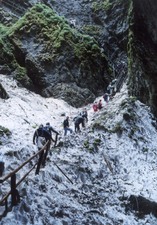 Augusztusi hótaposás az aranyosfői jégbarlangnál