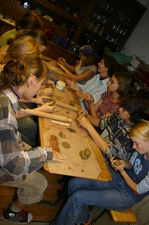 Hódossy Ágnes kerámiaműhelyében