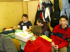 Ebben a csapatban csak fiúk dolgoztak.