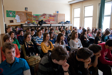 Adamikné dr Jászó Anna tanszékvezető tanár (ELTE): A nyelvi manipulációról