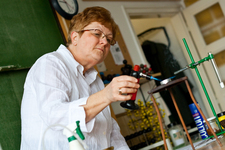 Hobinka Ildikó vezető tanár (Fazekas Mihály Gimnázium): Látványos kémiai kísérletek