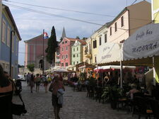 OLYMPUS DIGITAL CAMERA         